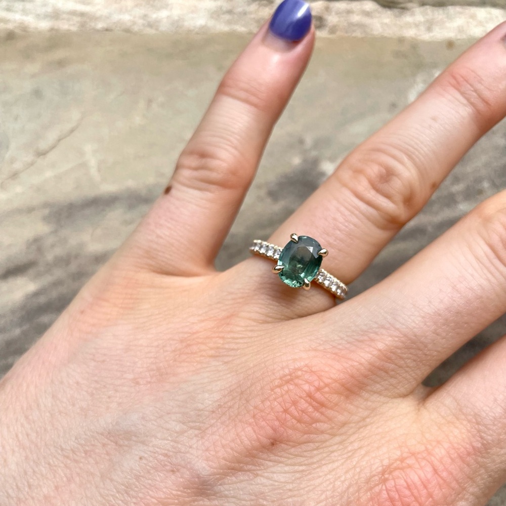 Green Sapphire Diamond Ring - Picture 6 of 8